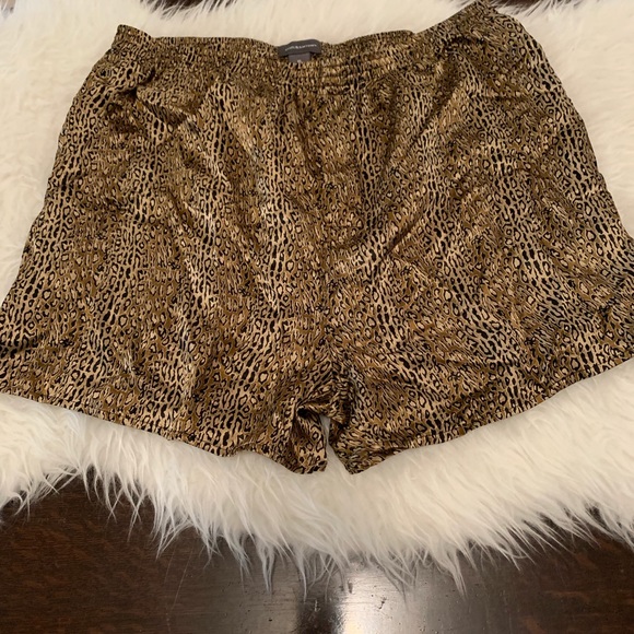 Silk Animal print shorts XL - Picture 2 of 6